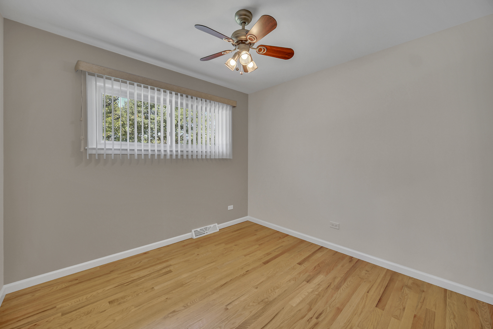 1101 Anthony Road Wheeling, IL 60090 - Photo 9 of 27 Gallery Image 9