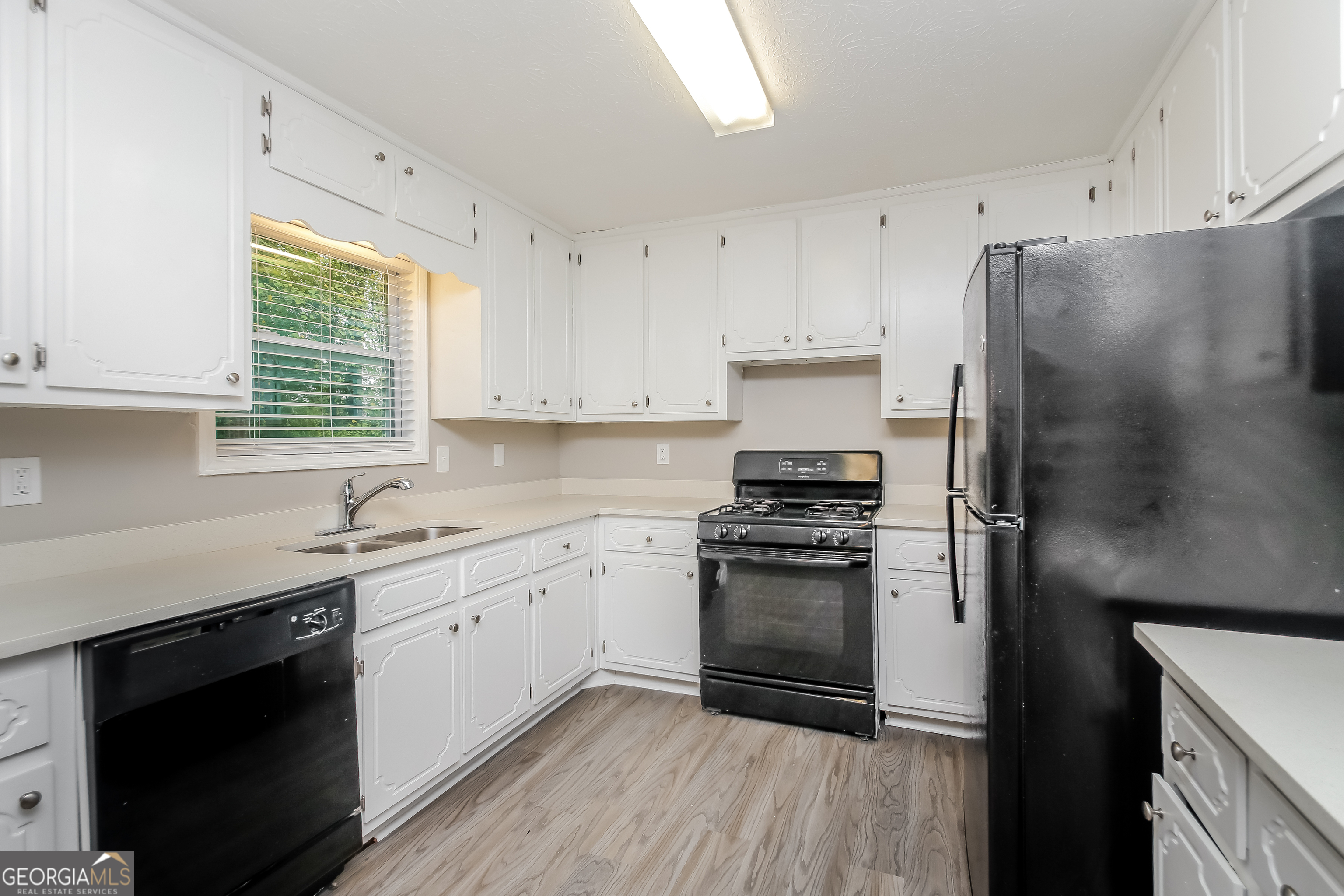 4750 Spring Gate Drive Powder Springs, GA 30127 - Photo 5 of 17