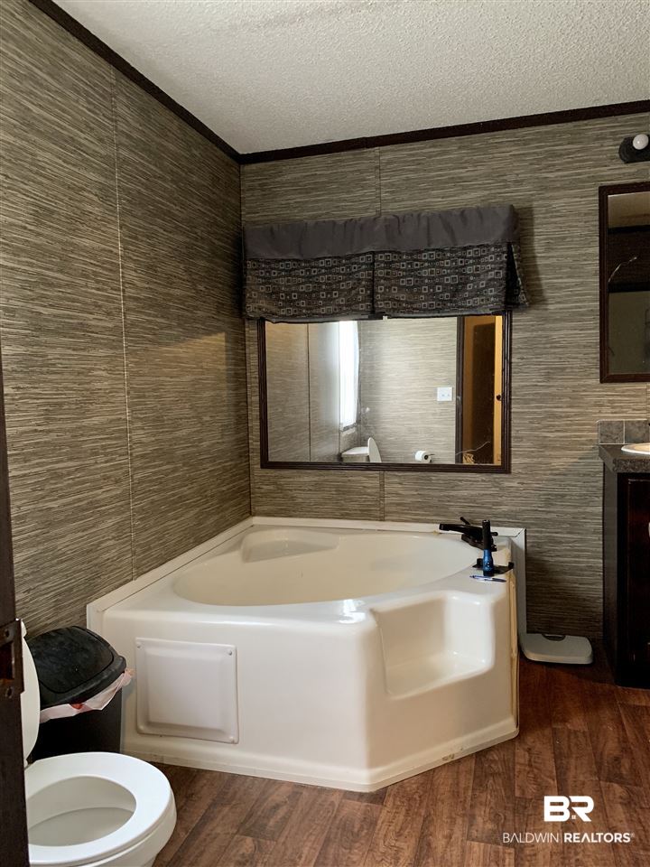 21519 Bengston Road Robertsdale, AL 36567 - Photo 9 of 15 Garden tub