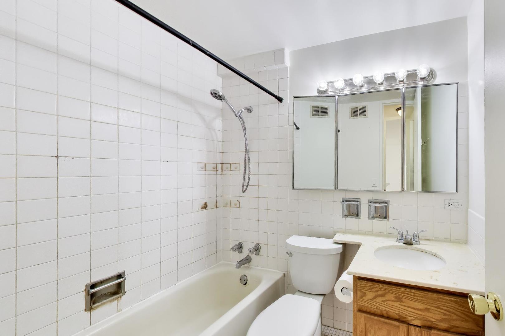 720 West Gordon Terrace, Unit 5M Chicago, IL 60613 - Photo 13 of 23 Gallery Image 13