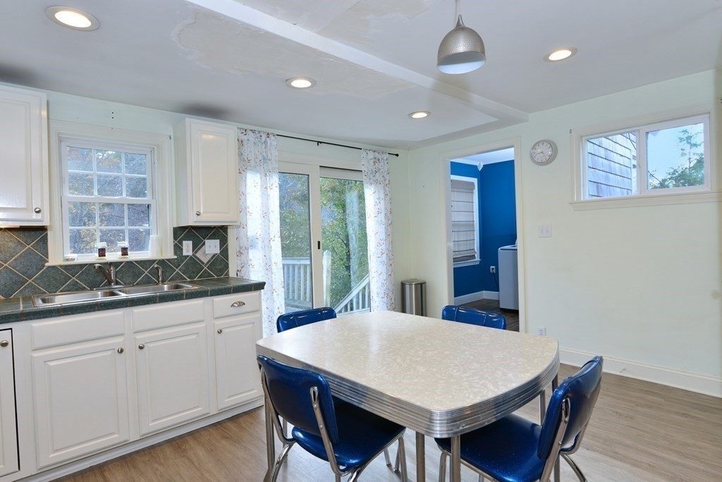 181 Wrentham Road Bellingham, MA 02019 - Photo 8 of 33 Gallery Image 8
