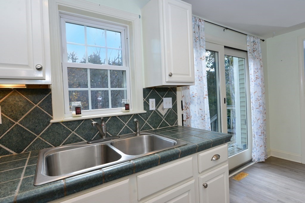 181 Wrentham Road Bellingham, MA 02019 - Photo 9 of 33 Gallery Image 9