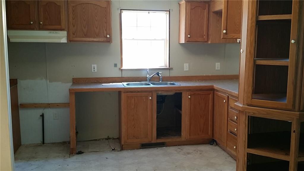 147 Cosky Lane Rochester, PA 15074 - Photo 2 of 16