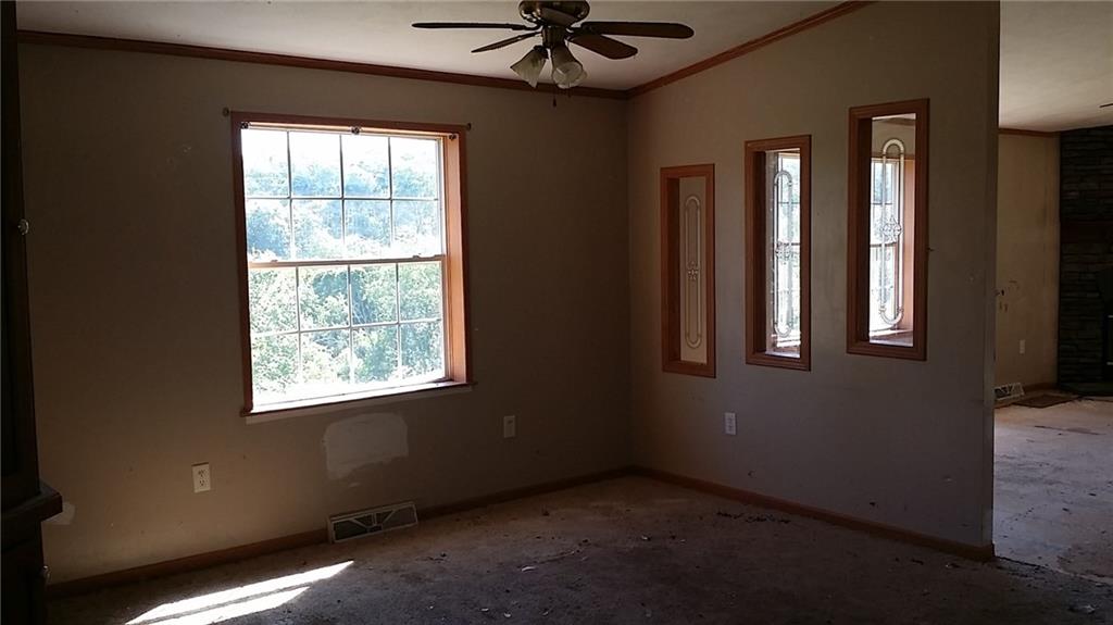 147 Cosky Lane Rochester, PA 15074 - Photo 3 of 16