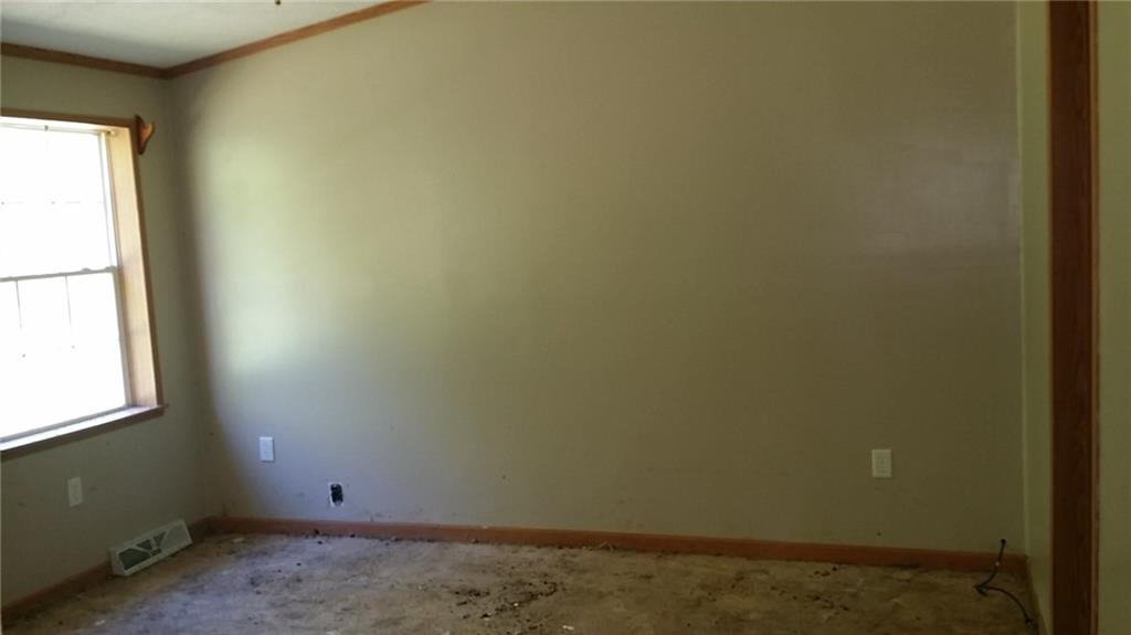 147 Cosky Lane Rochester, PA 15074 - Photo 4 of 16