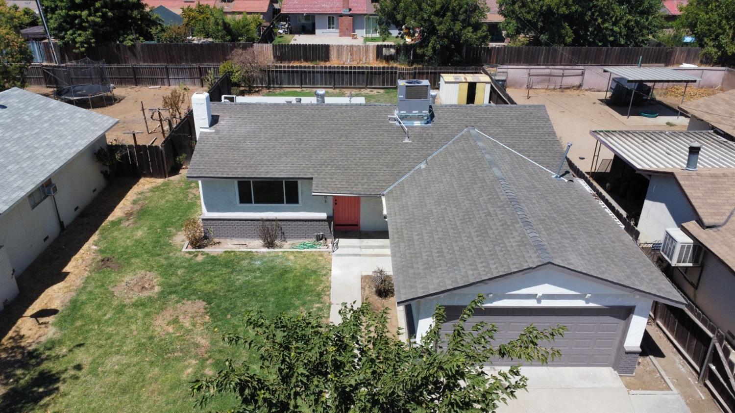 305 Maple Street Madera, CA 93637 - Photo 3 of 14 Gallery Image 3