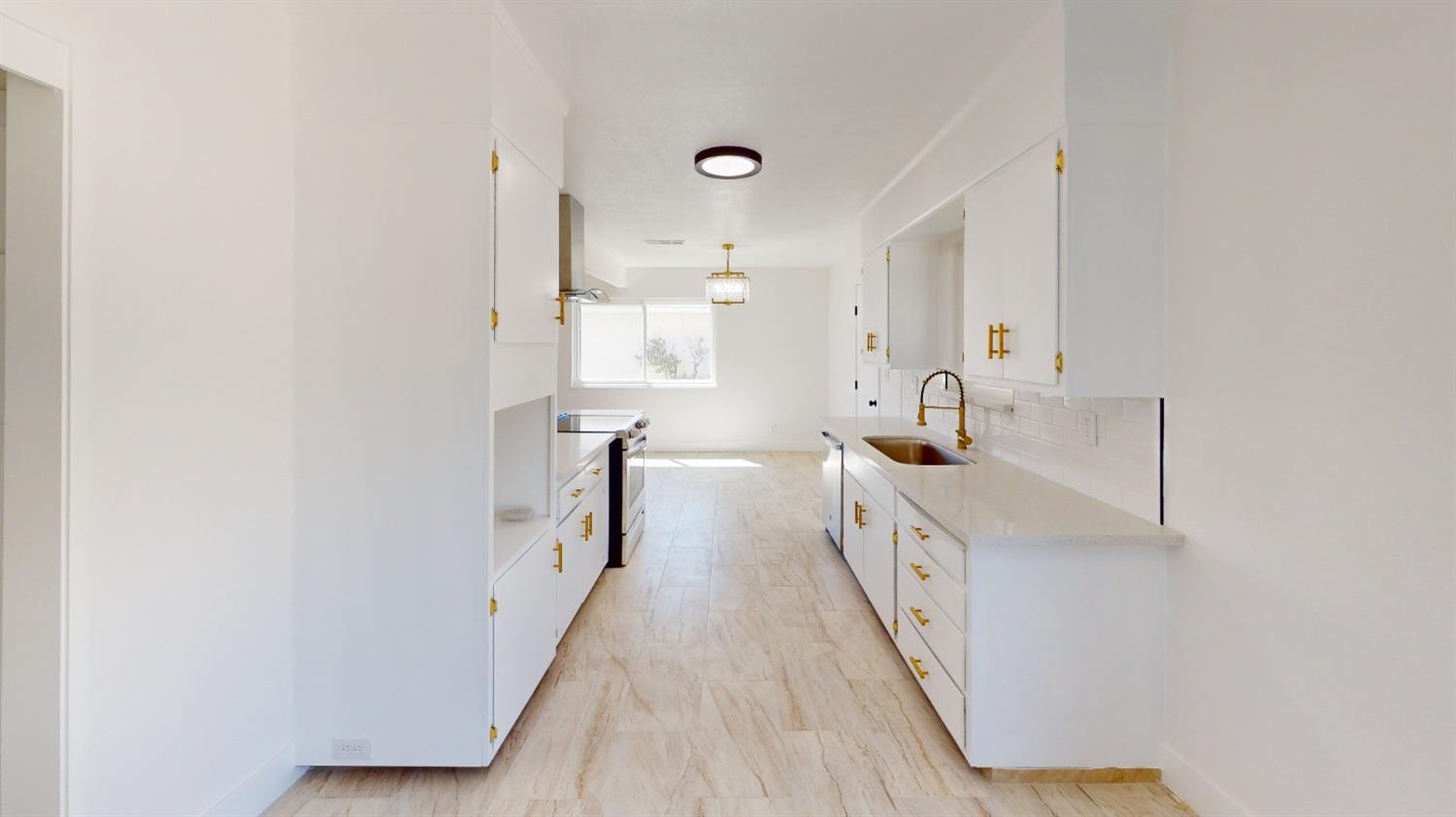 305 Maple Street Madera, CA 93637 - Photo 6 of 14 Gallery Image 6
