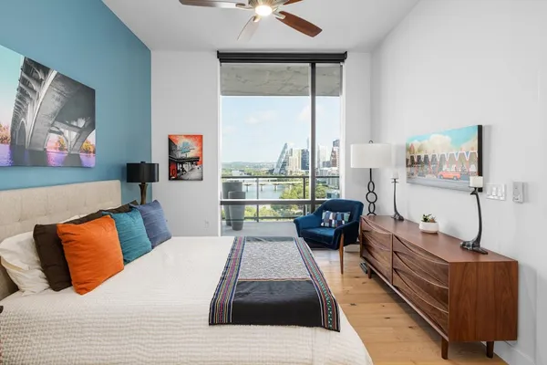 $7,950 | 70 Rainey Street, Unit 1306, Austin, TX 78701