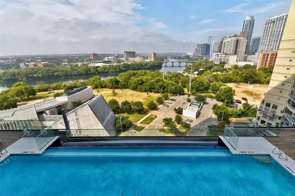 $7,950 | 70 Rainey Street, Unit 1306, Austin, TX 78701