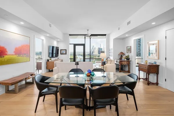 $7,950 | 70 Rainey Street, Unit 1306, Austin, TX 78701