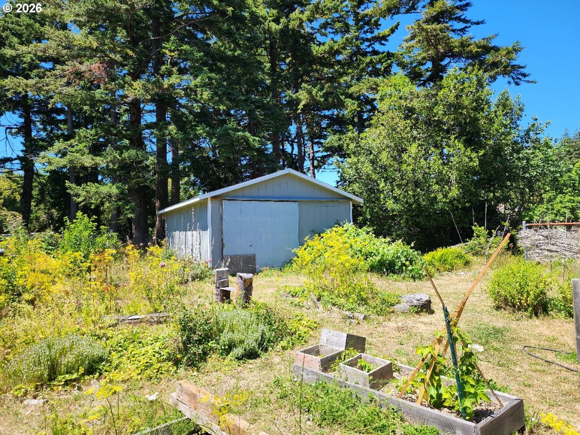 2537 Port Orford Loop Road Port Orford, OR 97465 - Photo 2 of 39 Shop