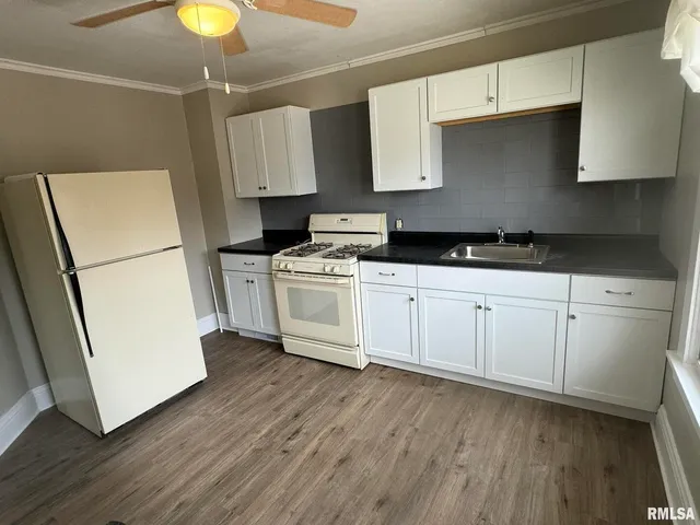 $850 | 711 1/2 16th Street, Moline, IL 61265