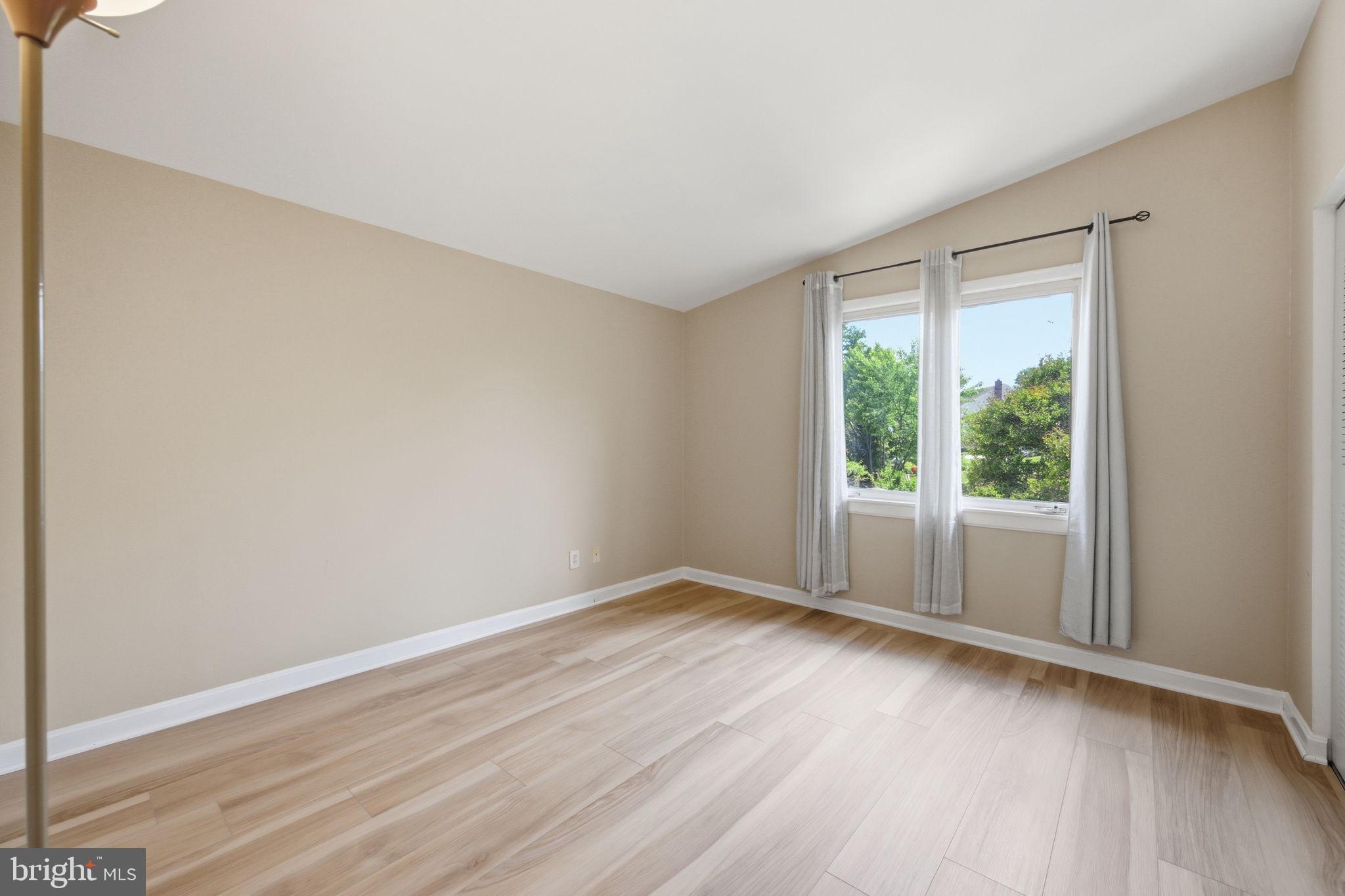 512 Dennis Avenue Silver Spring, MD 20901 - Photo 8 of 21