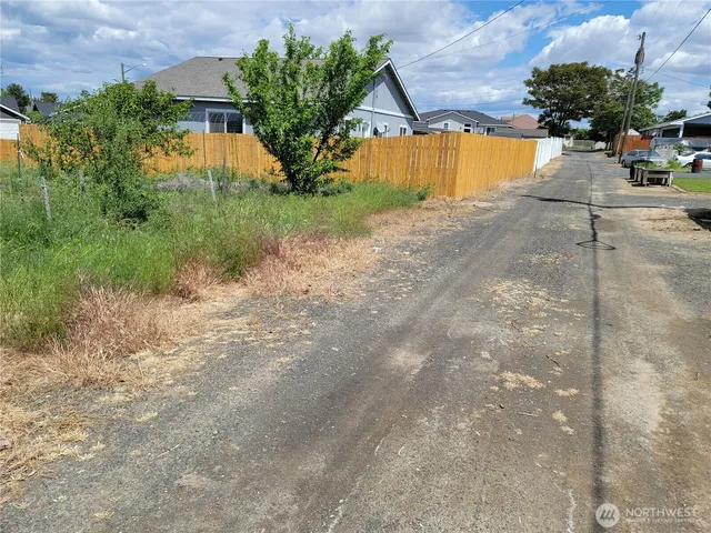 $55,000 | 211 West 7th Street, Warden, WA 98857