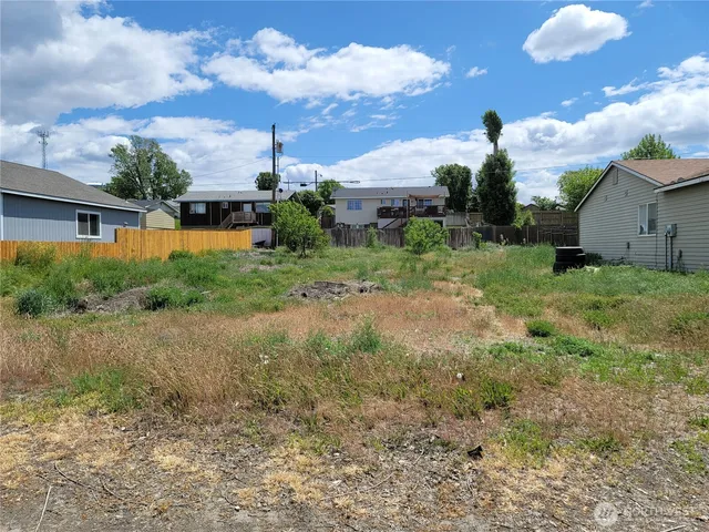 $55,000 | 211 West 7th Street, Warden, WA 98857