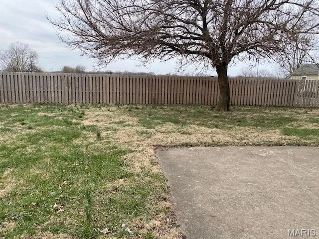 $70,000 | 395 North Main Street, Hoyleton, IL 62803