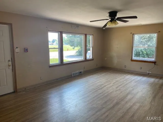 $70,000 | 395 North Main Street, Hoyleton, IL 62803