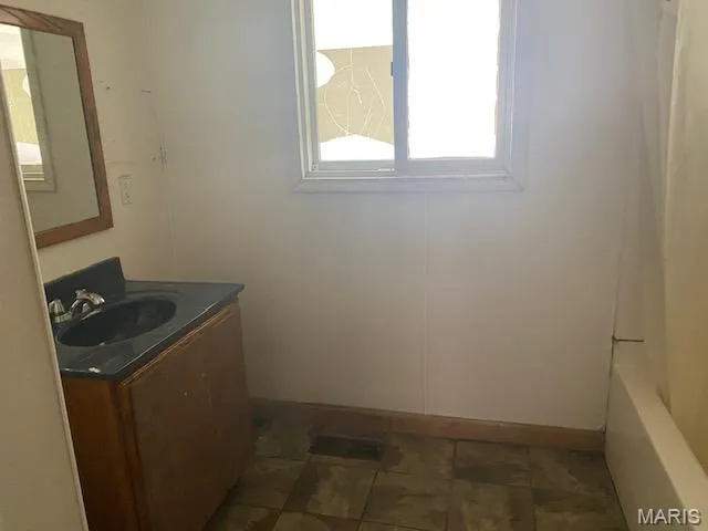 $70,000 | 395 North Main Street, Hoyleton, IL 62803