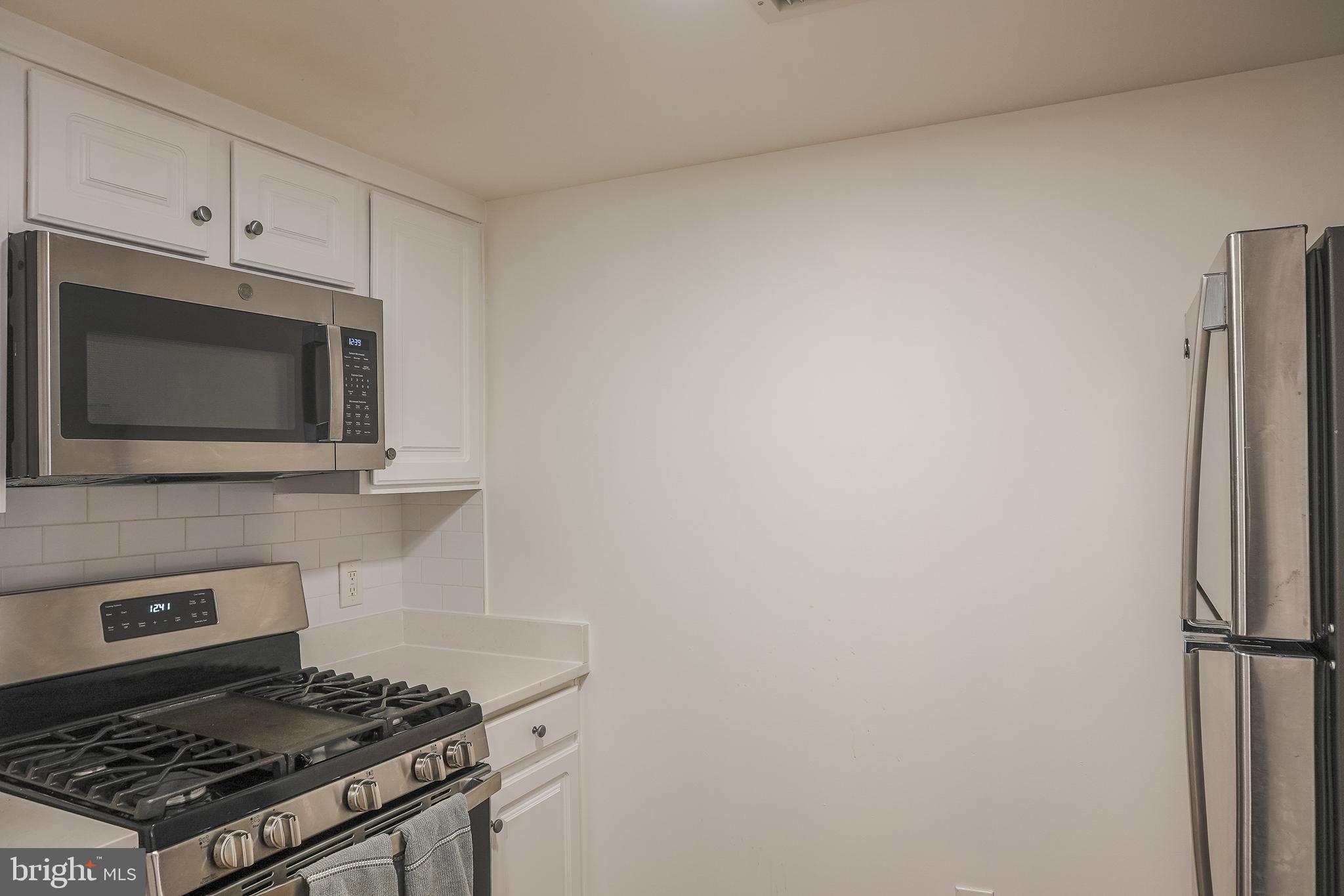 11710 Old Georgetown Road, Unit 809 North Bethesda, MD 20852 - Photo 11 of 52 Kitchen