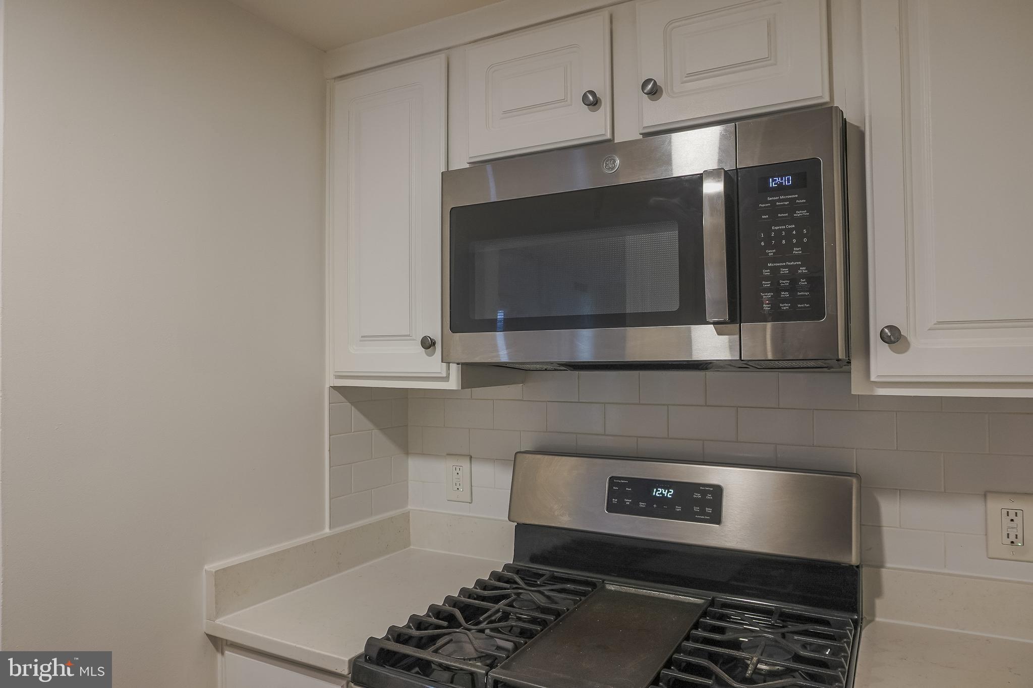 11710 Old Georgetown Road, Unit 809 North Bethesda, MD 20852 - Photo 13 of 52 Kitchen