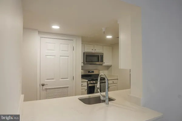 $2,195 | 11710 Old Georgetown Road, Unit 809, North Bethesda, MD 20852