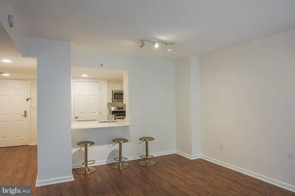 $2,195 | 11710 Old Georgetown Road, Unit 809, North Bethesda, MD 20852