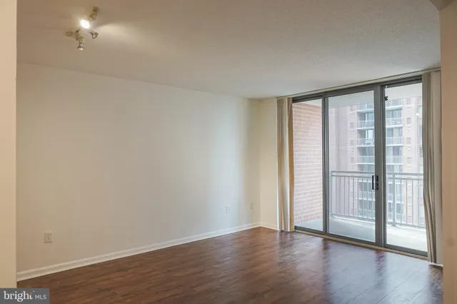 $2,195 | 11710 Old Georgetown Road, Unit 809, North Bethesda, MD 20852