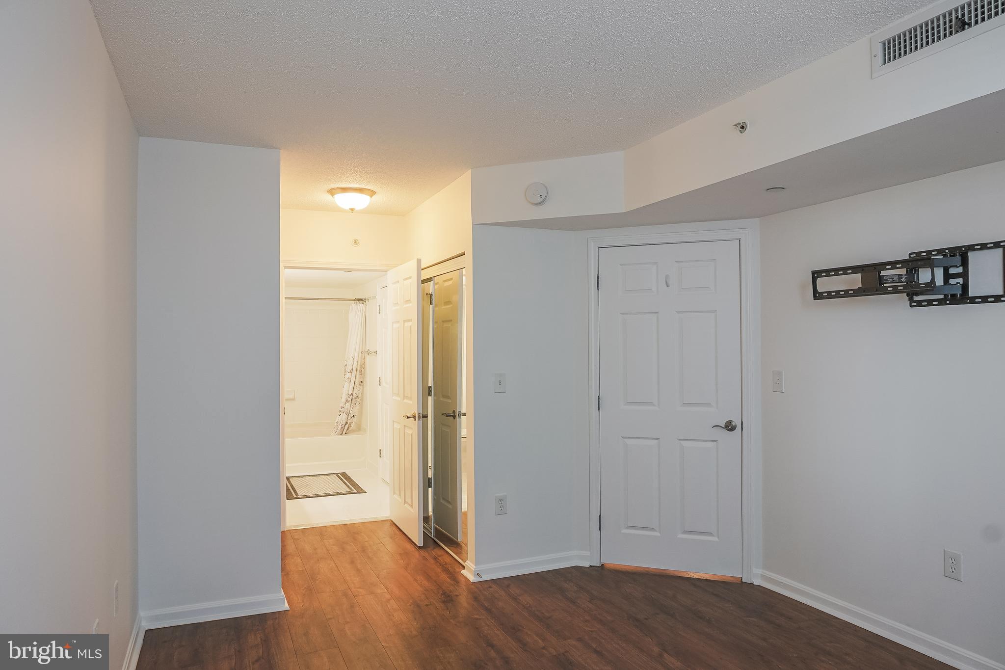 11710 Old Georgetown Road, Unit 809 North Bethesda, MD 20852 - Photo 20 of 52 Bedroom