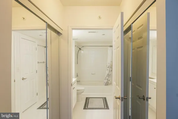 $2,195 | 11710 Old Georgetown Road, Unit 809, North Bethesda, MD 20852