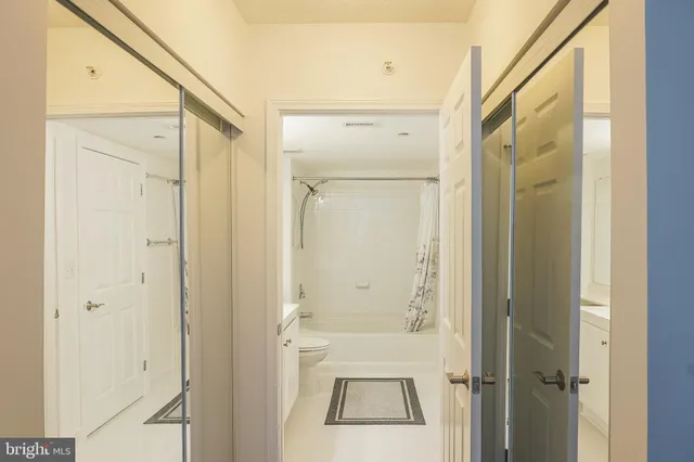 $2,195 | 11710 Old Georgetown Road, Unit 809, North Bethesda, MD 20852