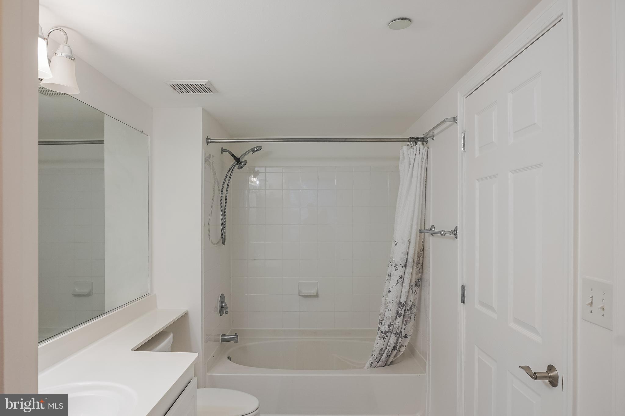 11710 Old Georgetown Road, Unit 809 North Bethesda, MD 20852 - Photo 28 of 52 bathroom