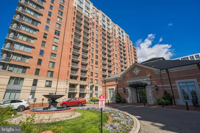 $2,195 | 11710 Old Georgetown Road, Unit 809, North Bethesda, MD 20852