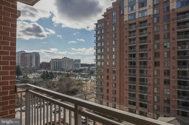 $2,195 | 11710 Old Georgetown Road, Unit 809, North Bethesda, MD 20852