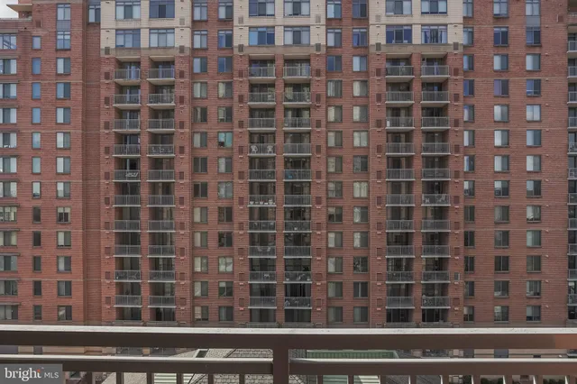 $2,195 | 11710 Old Georgetown Road, Unit 809, North Bethesda, MD 20852