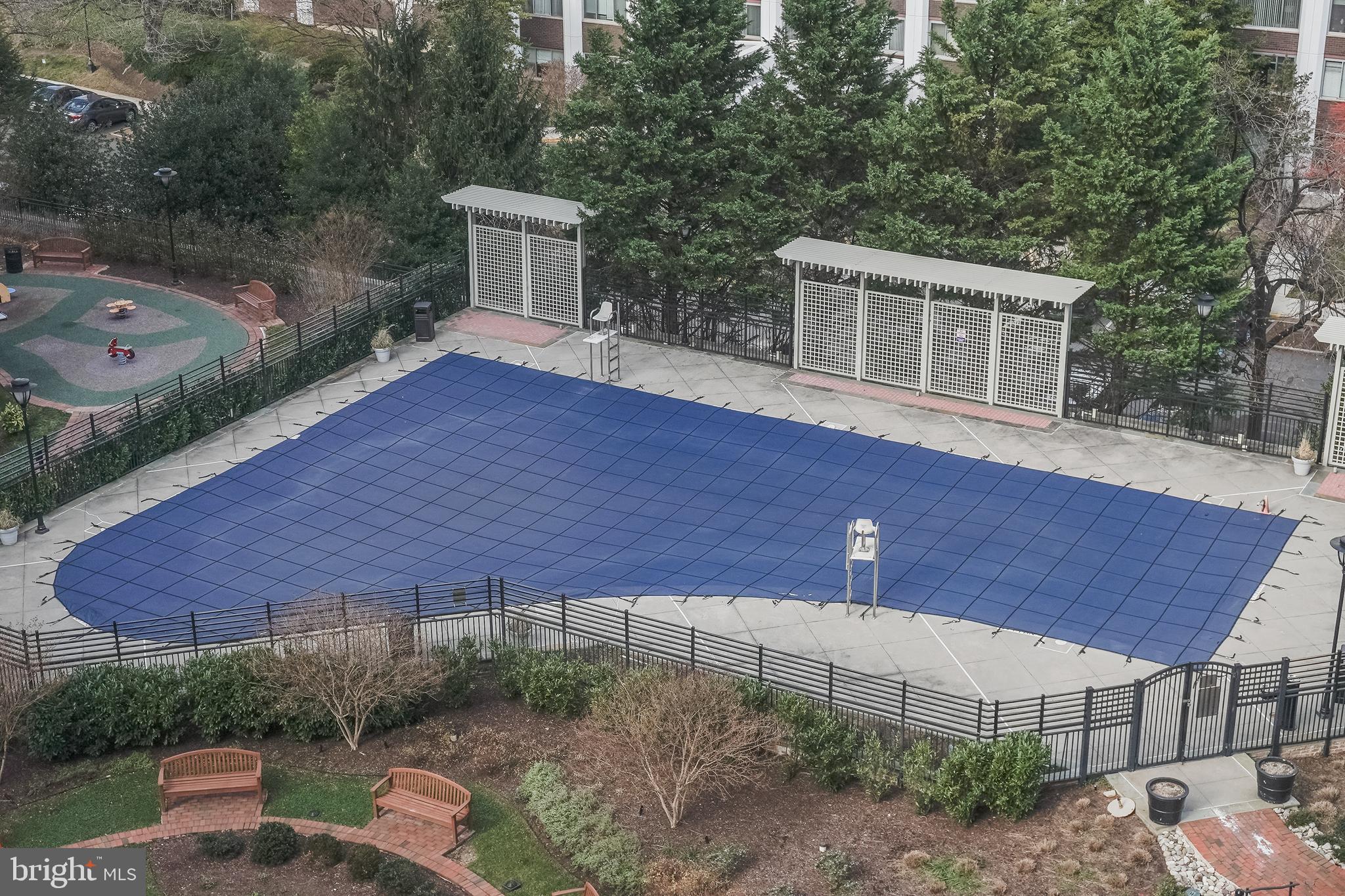 11710 Old Georgetown Road, Unit 809 North Bethesda, MD 20852 - Photo 47 of 52 Community pool