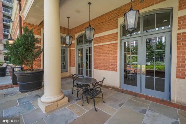 $2,195 | 11710 Old Georgetown Road, Unit 809, North Bethesda, MD 20852