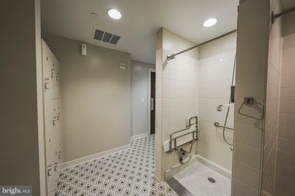 $2,195 | 11710 Old Georgetown Road, Unit 809, North Bethesda, MD 20852