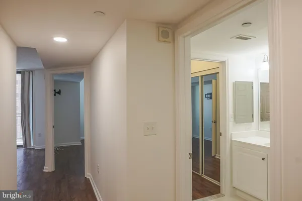 $2,195 | 11710 Old Georgetown Road, Unit 809, North Bethesda, MD 20852