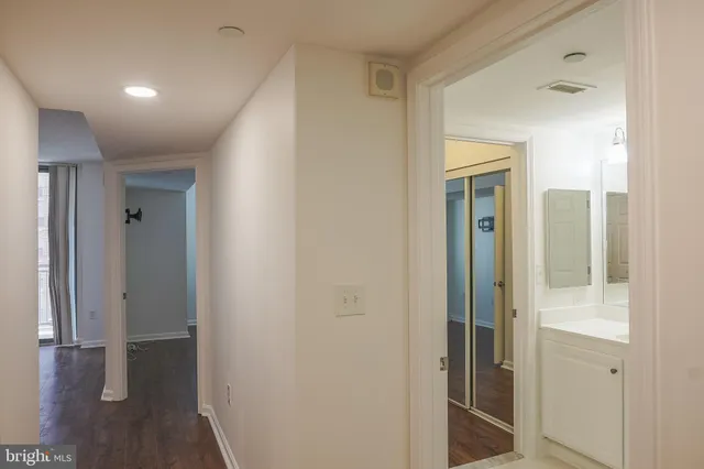$2,195 | 11710 Old Georgetown Road, Unit 809, North Bethesda, MD 20852