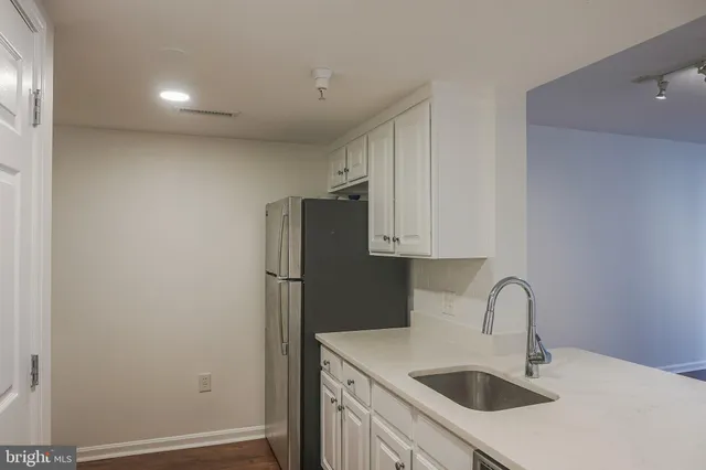 $2,195 | 11710 Old Georgetown Road, Unit 809, North Bethesda, MD 20852