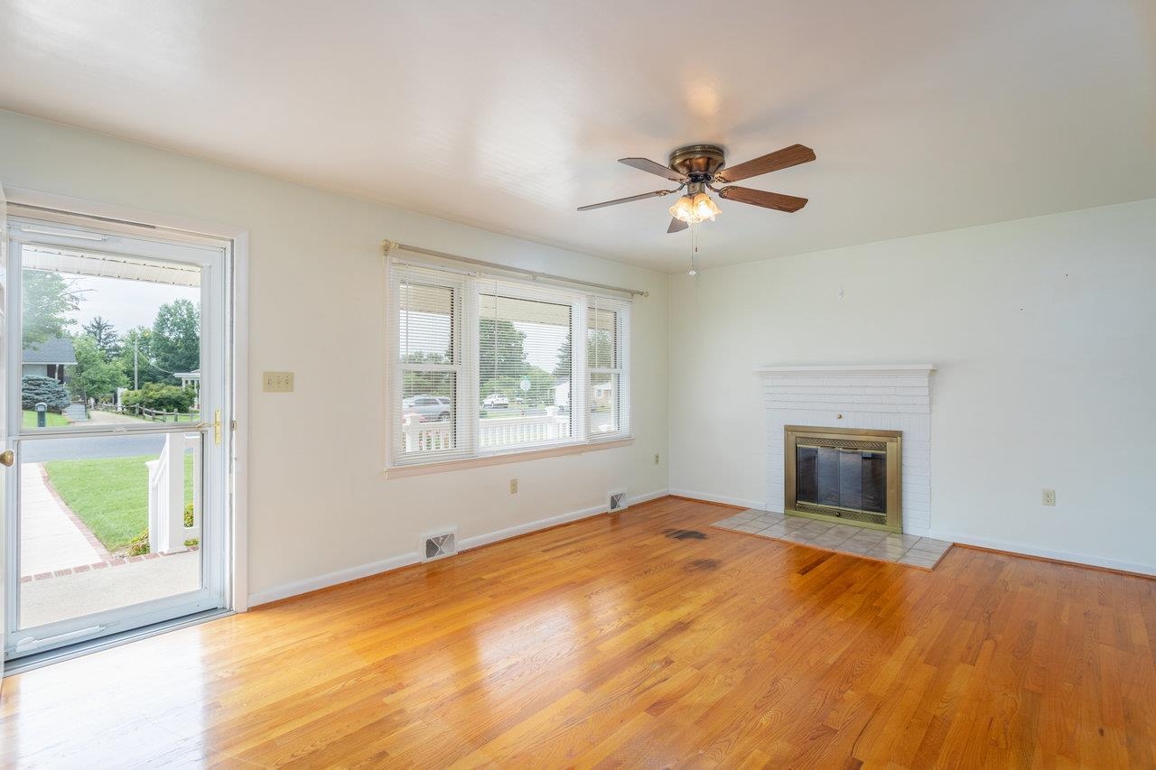 1019 Rockingham Drive Harrisonburg, VA 22802 - Photo 3 of 51 Gallery Image 3