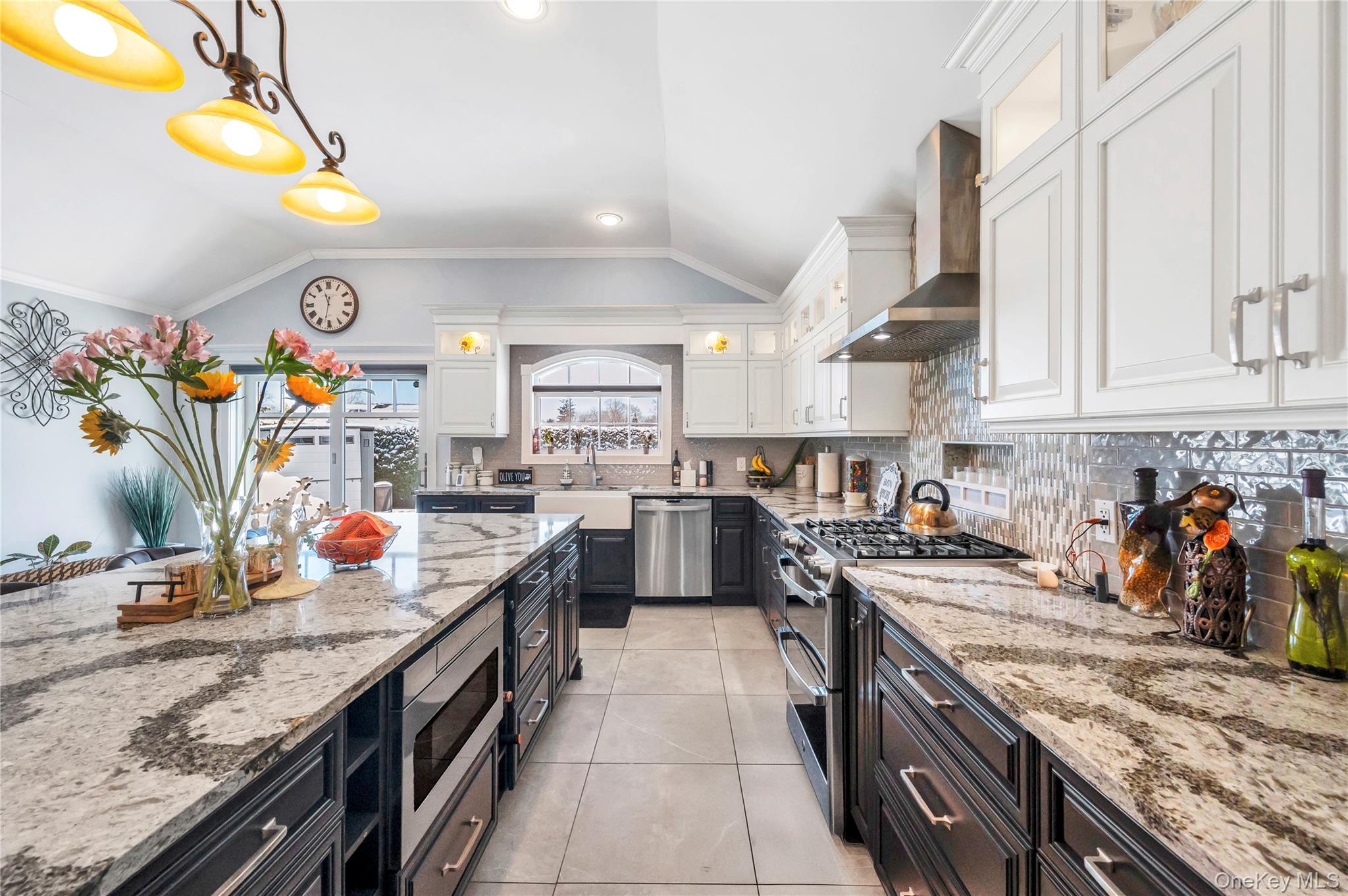 19 Radburn Drive Commack, NY 11725 - Photo 5 of 25
