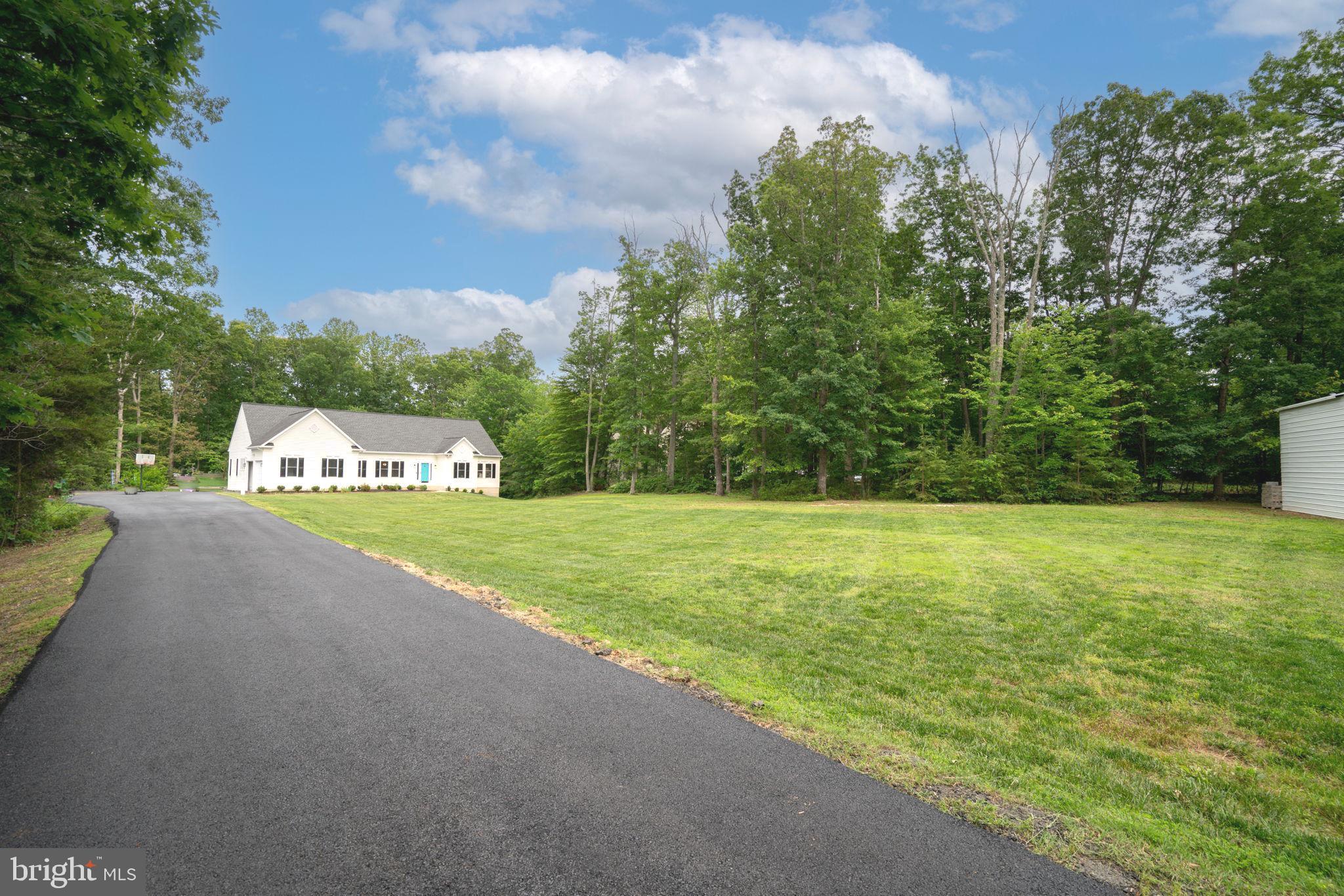 Beautiful  3 acres Home in the heart of Manassas,