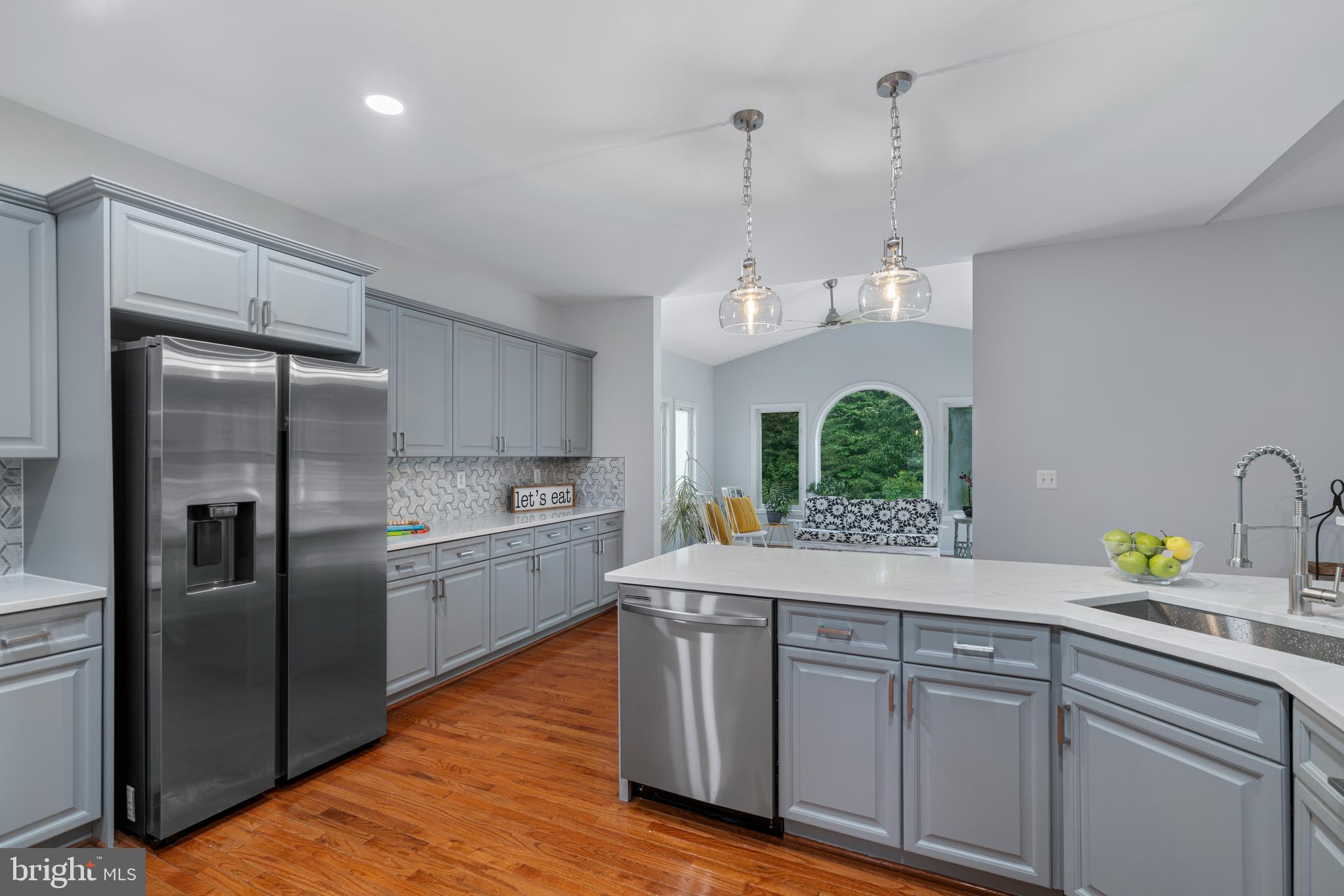 13647 Van Doren Road Manassas, VA 20112 - Photo 15 of 49 Open layout, flows into living and sunny room