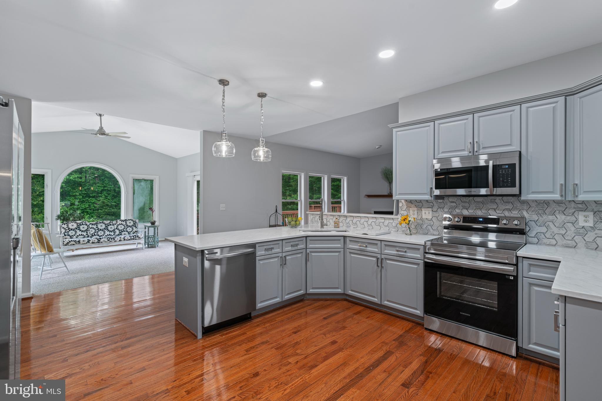 13647 Van Doren Road Manassas, VA 20112 - Photo 16 of 49 Renovated kitchen with brand new appliances