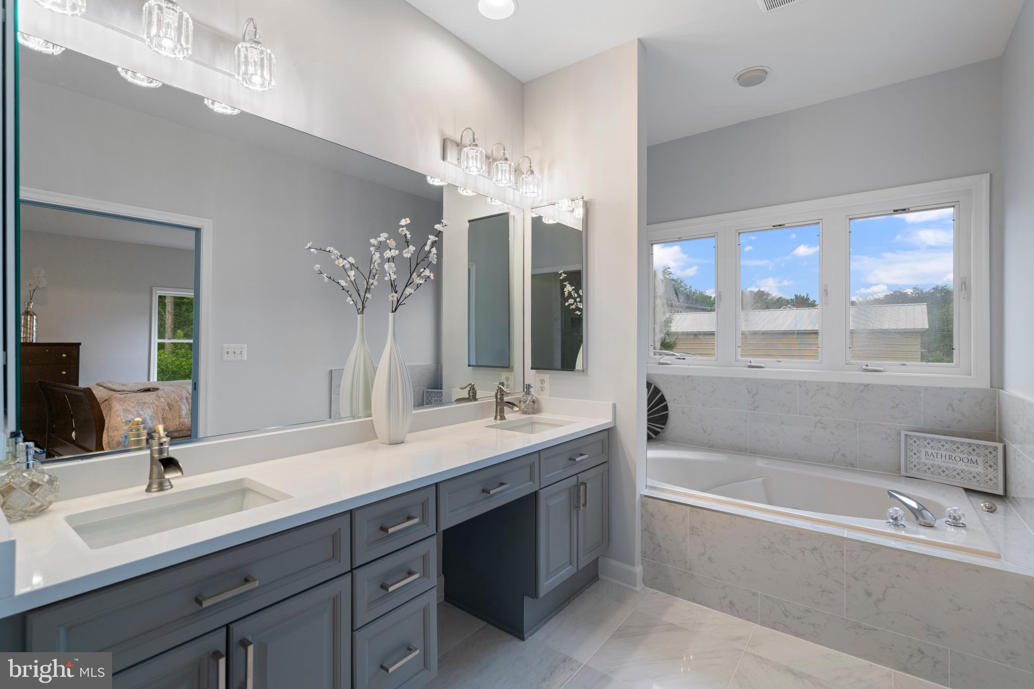 13647 Van Doren Road Manassas, VA 20112 - Photo 27 of 49 Bathed in natural light, grand and serene