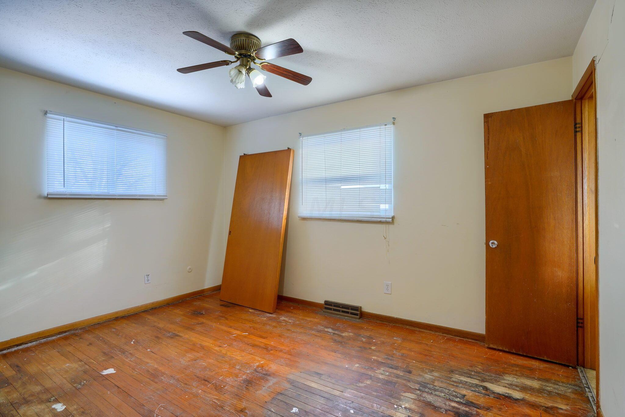 5274 Hazelwood Road Columbus, OH 43229 - Photo 29 of 40 5274 Hazelwood Rd (17)