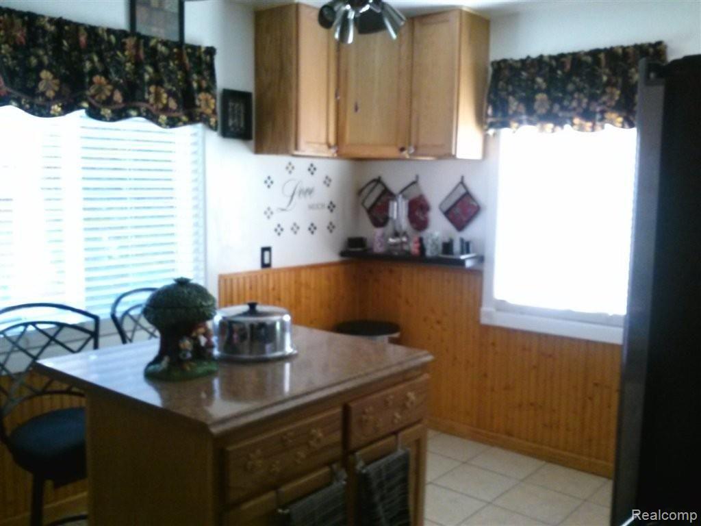 235 Shadowlawn Street Inkster, MI 48141 - Photo 5 of 17 CAM00104.jpg