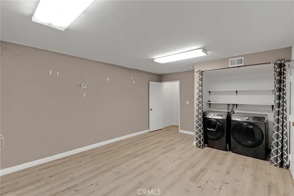 $4,600 | 21900 Marylee Street, Unit 257, Woodland Hills, CA 91367