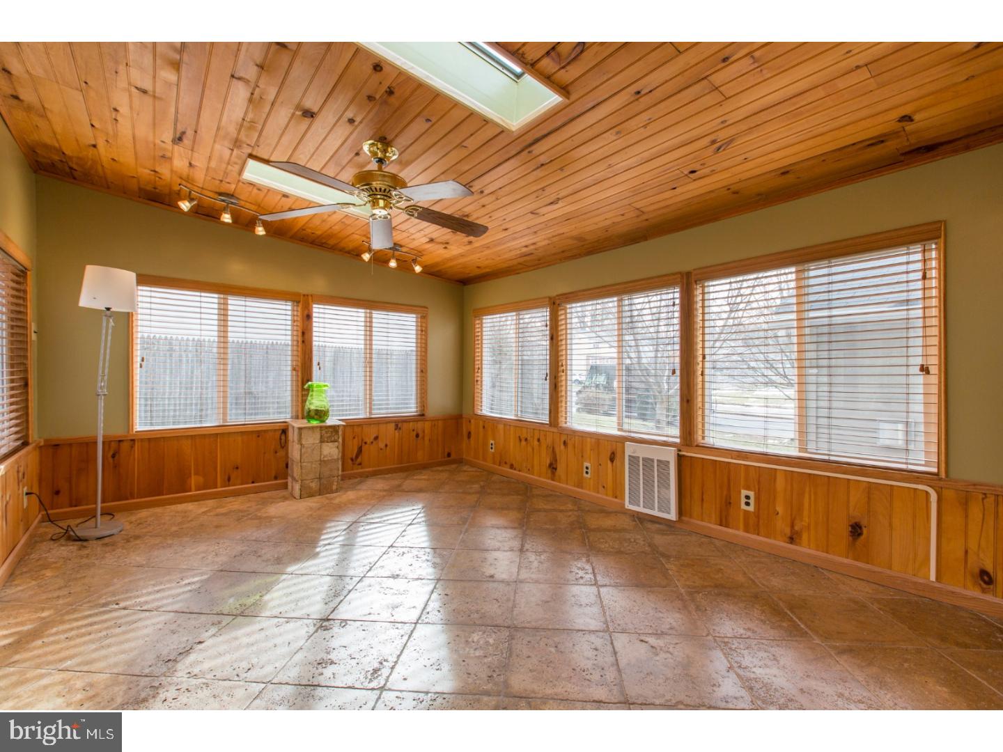 8993 Springview Road Philadelphia, PA 19115 - Photo 13 of 25